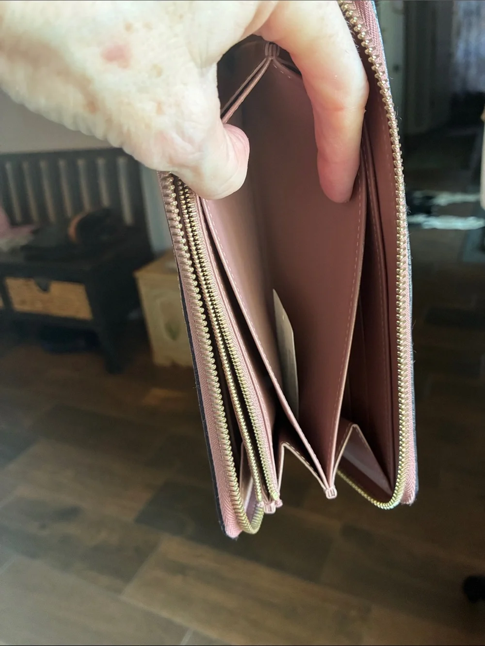 Louis Vuitton Blush Pink Vernis Zip Around Wallet